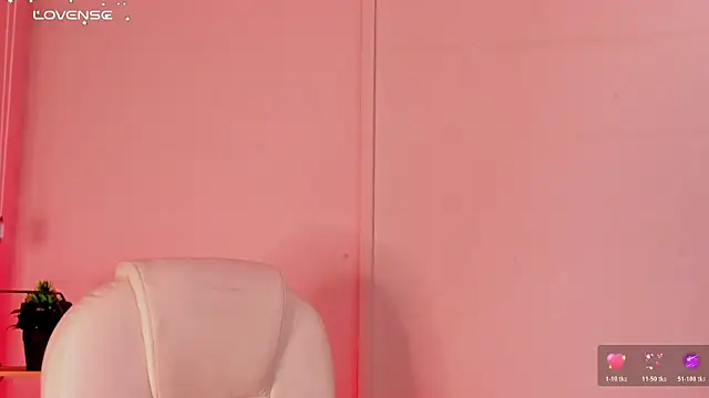 Snapshot of Emma__clark_ chatting on November 24, 2025, 1:00 pm Emma clark online show from November 24, 2025, 1:00 pm