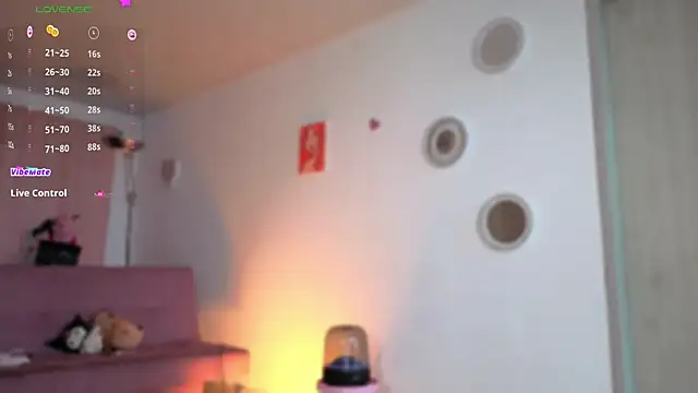 Snapshot of colette_e chatting on November 23, 2025, 11:42 am colette e online show from November 23, 2025, 11:42 am