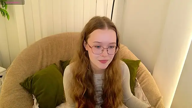 Snapshot of MandyMils chatting on September 21, 2025, 2:22 pm MandyMils online show from September 21, 2025, 2:22 pm