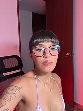 Snapshot of Danicute_ chatting on October 9, 2025, 5:19 am Danicute online show from October 9, 2025, 5:19 am