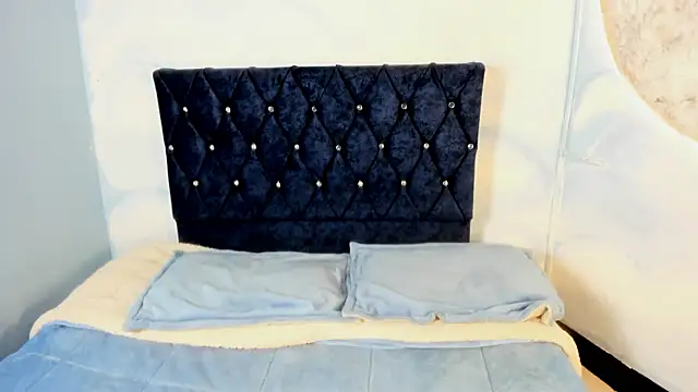 Lili milk20 online show from April 20, 2026, 8:21 pm