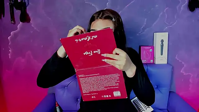 Snapshot of Lili_milk20 chatting on October 28, 2025, 7:35 pm Lili milk20 online show from October 28, 2025, 7:35 pm