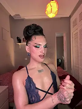 lacattiva online show from December 3, 2025, 8:19 pm