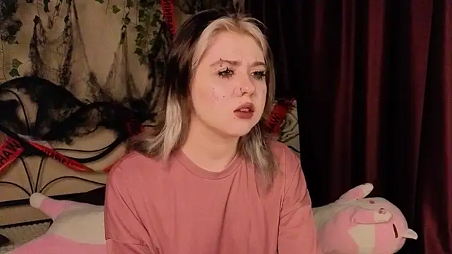 IrisSoCute online show from November 4, 2025, 11:14 am