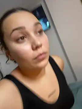 Snapshot of Wild2XXX chatting on November 18, 2025, 12:19 pm Wild2XXX online show from November 18, 2025, 12:19 pm