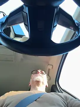 Axl hot online show from March 27, 2026, 4:41 pm