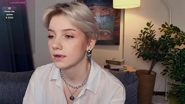 OdelynaAsp online show from December 5, 2025, 11:42 am