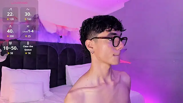 Phillicious   online show from October 29, 2025, 9:47 pm