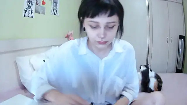 SineKiraReal online show from September 24, 2025, 10:22 am
