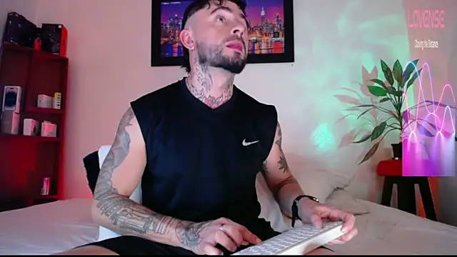 Edwardjonnes online show from April 16, 2026, 2:45 am