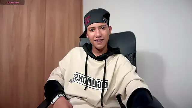 Toy boy777 online show from February 9, 2026, 6:11 am