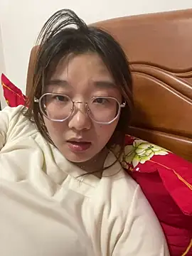 Snapshot of sisi-maiden chatting on February 17, 2026, 12:35 pm sisi-maiden online show from February 17, 2026, 12:35 pm