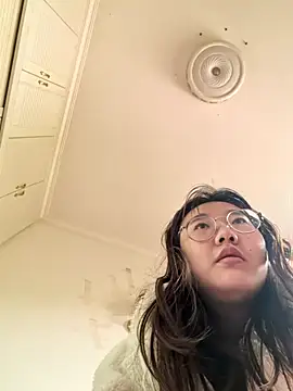 Snapshot of sisi-maiden chatting on March 1, 2026, 3:50 am sisi-maiden online show from March 1, 2026, 3:50 am