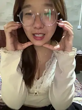 Snapshot of sisi-maiden chatting on February 24, 2026, 2:01 am sisi-maiden online show from February 24, 2026, 2:01 am