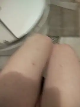 Dawidwi493  online show from April 26, 2026, 12:19 am