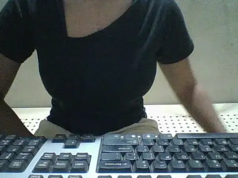 Skinny PinayGirljust18 online show from February 27, 2026, 1:00 pm