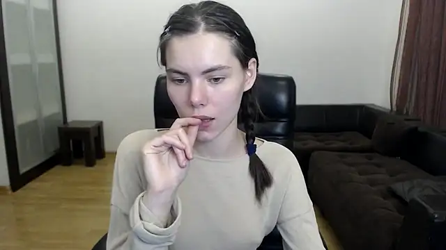 Snapshot of AmelieReve chatting on October 18, 2025, 4:53 pm AmelieReve online show from October 18, 2025, 4:53 pm