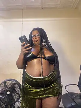 Snapshot of CurvyCocoxxx chatting on May 20, 2026, 5:59 am CurvyCocoxxx online show from May 20, 2026, 5:59 am