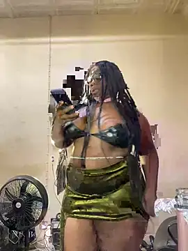 Snapshot of CurvyCocoxxx chatting on May 18, 2026, 9:36 am CurvyCocoxxx online show from May 18, 2026, 9:36 am