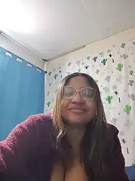 Snapshot of Avannay chatting on July 18, 2026, 1:36 am Avannay online show from July 18, 2026, 1:36 am