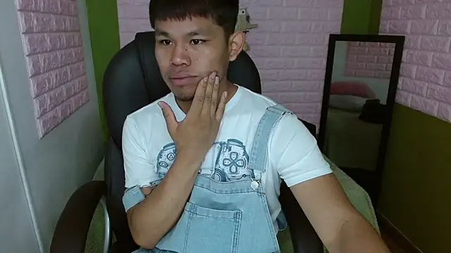 Snapshot of Tommy_cherry chatting on September 14, 2025, 3:45 pm Tommy cherry online show from September 14, 2025, 3:45 pm