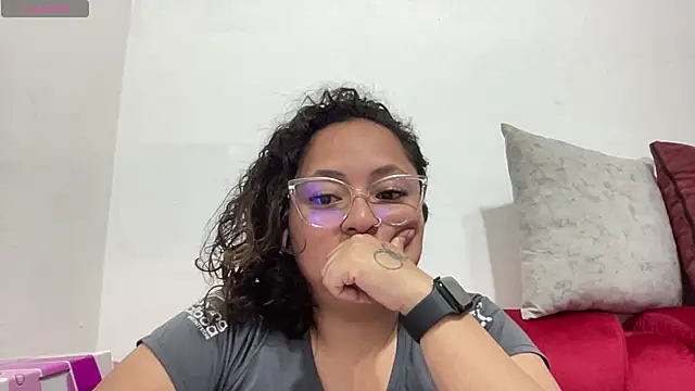 Sophiaburton online show from September 15, 2025, 1:39 am