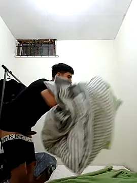 giudich1 online show from September 30, 2025, 12:05 am