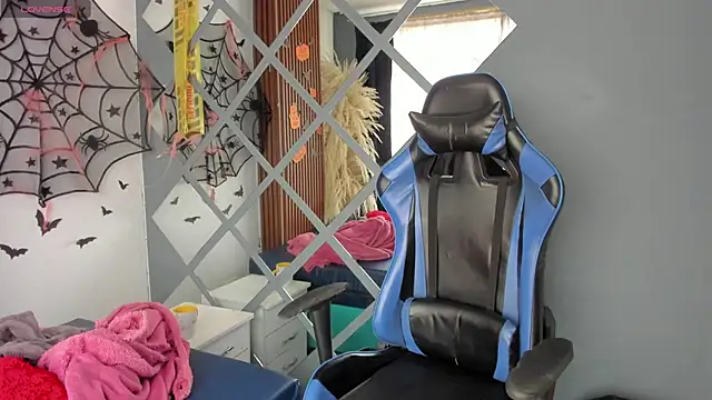 hannah lover online show from November 4, 2025, 7:17 pm