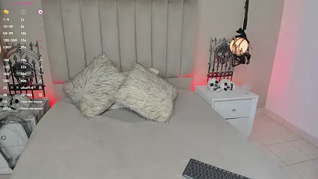 Dani rosse  online show from October 26, 2025, 1:11 pm