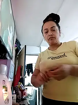 Lady 16 online show from November 9, 2025, 11:53 pm