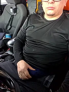 lucho8690 online show from October 28, 2025, 9:14 pm