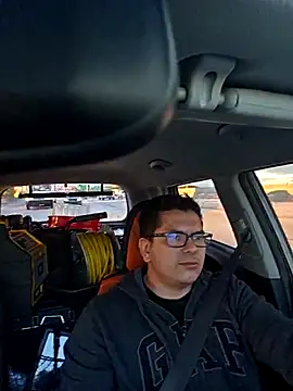 lucho8690 online show from February 3, 2026, 10:48 pm