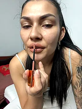 MiaKiittyy online show from October 5, 2025, 4:20 pm