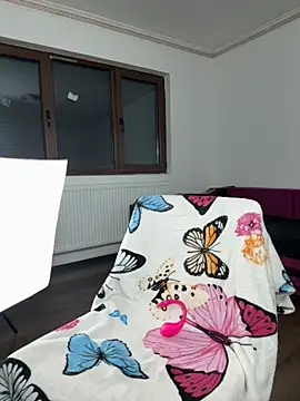 MiaKiittyy online show from November 21, 2025, 1:04 am