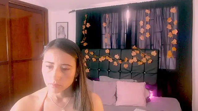 Sofia-mel online show from September 30, 2025, 3:40 pm