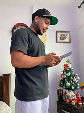 DeimonOficial online show from December 20, 2025, 3:37 pm