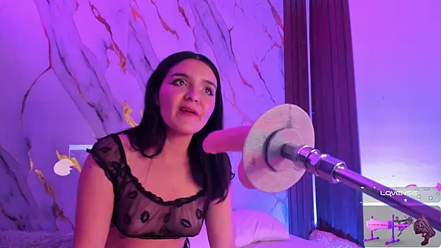 alicecute77 online show from November 15, 2025, 2:48 am