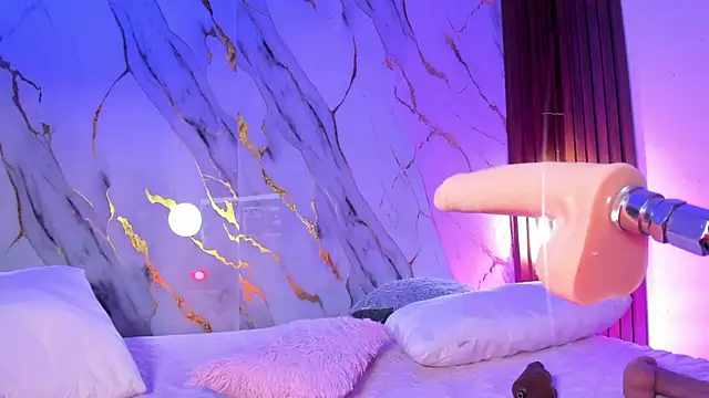 alicecute77 online show from July 5, 2026, 4:19 am