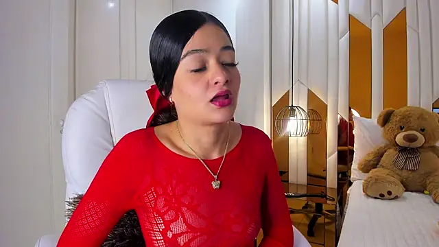 Snapshot of ValeriaPrado chatting on November 11, 2025, 12:05 am ValeriaPrado online show from November 11, 2025, 12:05 am