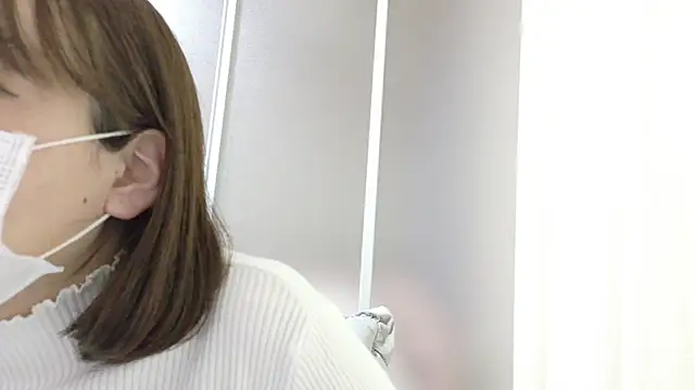 -rena-rena online show from November 23, 2025, 2:49 pm