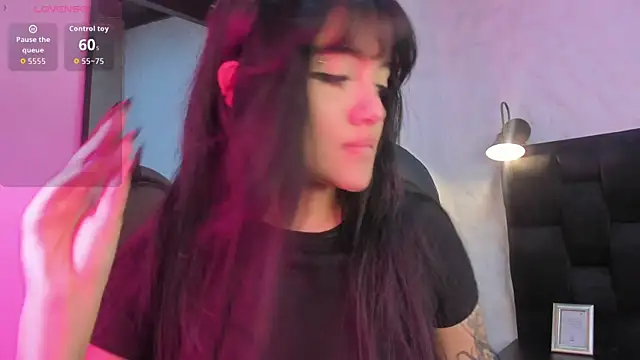 Darky Doll online show from November 13, 2025, 8:13 pm