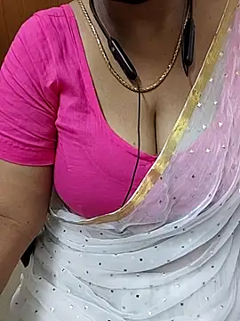 Snapshot of tami_lavanya chatting on June 11, 2026, 6:05 pm tami lavanya online show from June 11, 2026, 6:05 pm