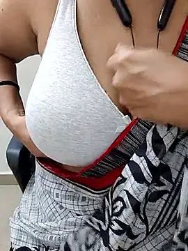 Snapshot of tami_lavanya chatting on June 16, 2026, 5:51 am tami lavanya online show from June 16, 2026, 5:51 am