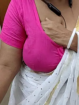Snapshot of tami_lavanya chatting on June 13, 2026, 6:28 pm tami lavanya online show from June 13, 2026, 6:28 pm
