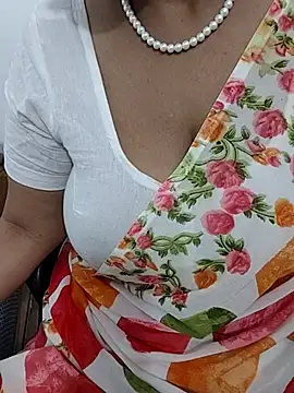 Snapshot of tami_lavanya chatting on February 17, 2026, 6:22 am tami lavanya online show from February 17, 2026, 6:22 am