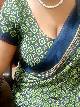 Snapshot of tami_lavanya chatting on October 8, 2025, 9:33 am tami lavanya online show from October 8, 2025, 9:33 am