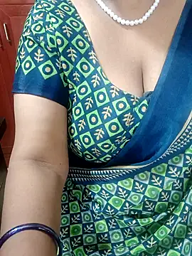 Snapshot of tami_lavanya chatting on October 3, 2025, 9:33 am tami lavanya online show from October 3, 2025, 9:33 am