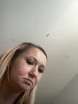 Tayah Pasadena online show from April 21, 2026, 2:47 am