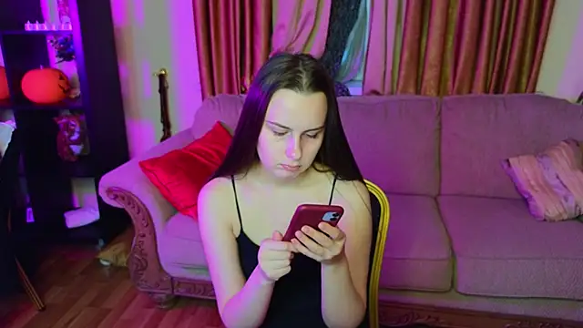 Snapshot of Kelly_Cartier chatting on November 5, 2025, 11:24 am Kelly Cartier online show from November 5, 2025, 11:24 am