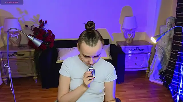 Snapshot of Kelly_Cartier chatting on October 10, 2025, 11:33 am Kelly Cartier online show from October 10, 2025, 11:33 am